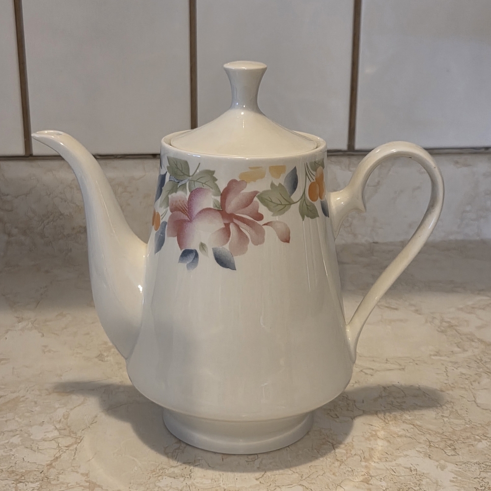 LYNNS Fina China Coffee Pot & Lid Floral Design Teapot